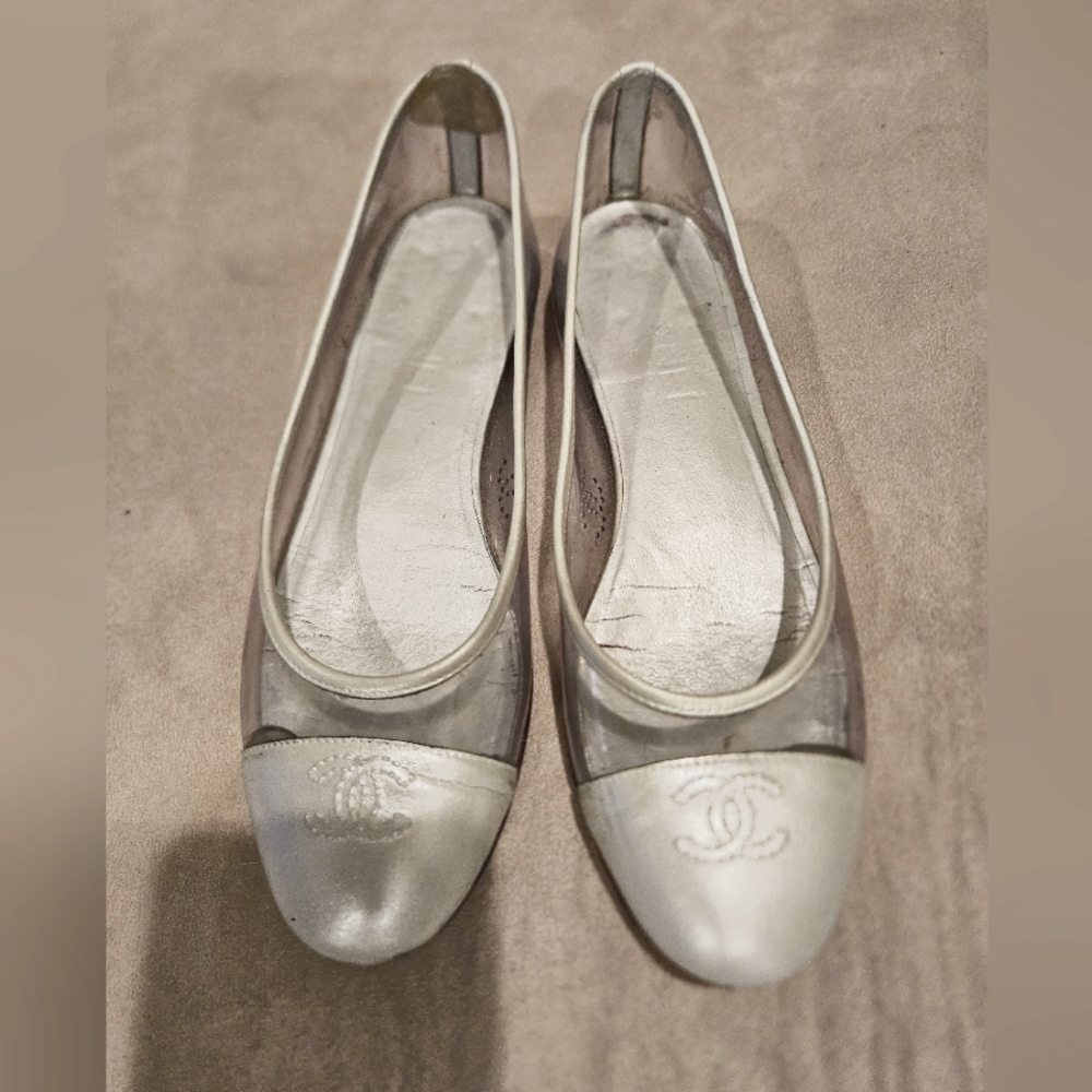 Authentic Chanel pvc flats 37.5 preowned